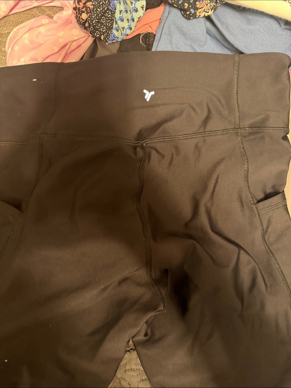Old Navy Black High-Waist Active Leggings - Picture 5 of 7